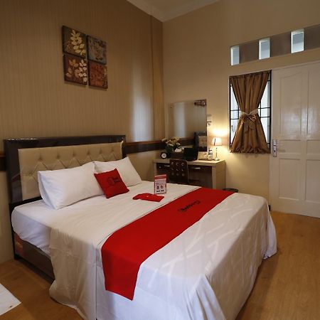 Reddoorz Plus Near Universitas Sumatera Utara Медан Экстерьер фото